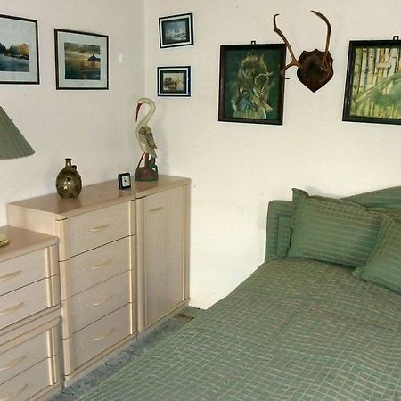 Bungalow Am Kuestrinsee Bei Lychen Luaran gambar