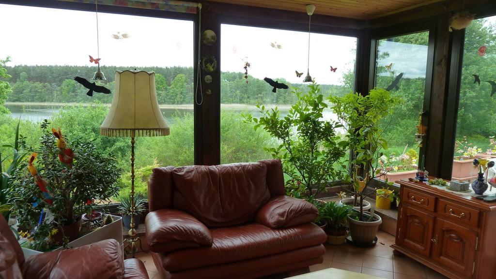 Bungalow Am Kuestrinsee Bei Lychen Luaran gambar